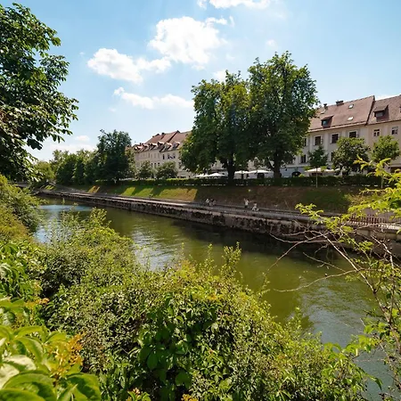 Riverside Lux Apartment